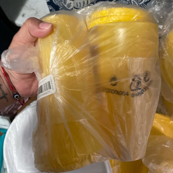 Tupperware yellow set!